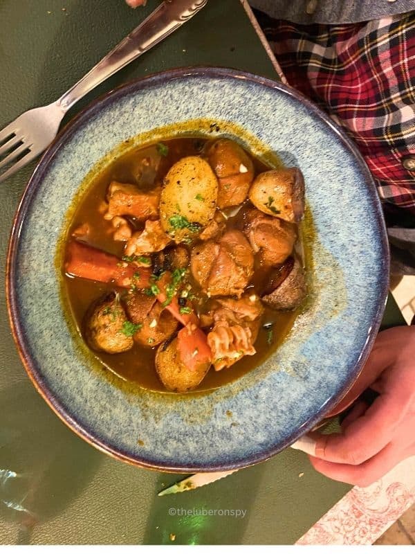 A winter Provenรงal specialty - beef stew with carrots and potatoes
