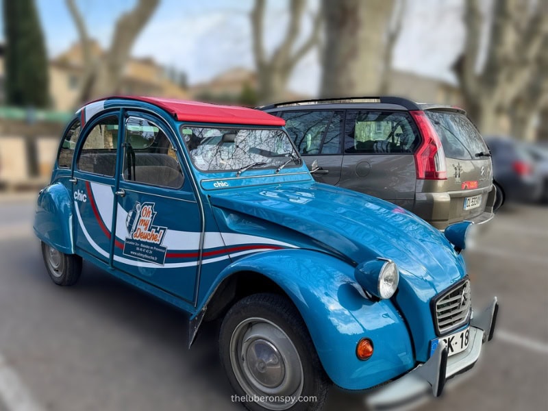 Iconic Provence experience. Ride a vintage Citroën 2CV.
